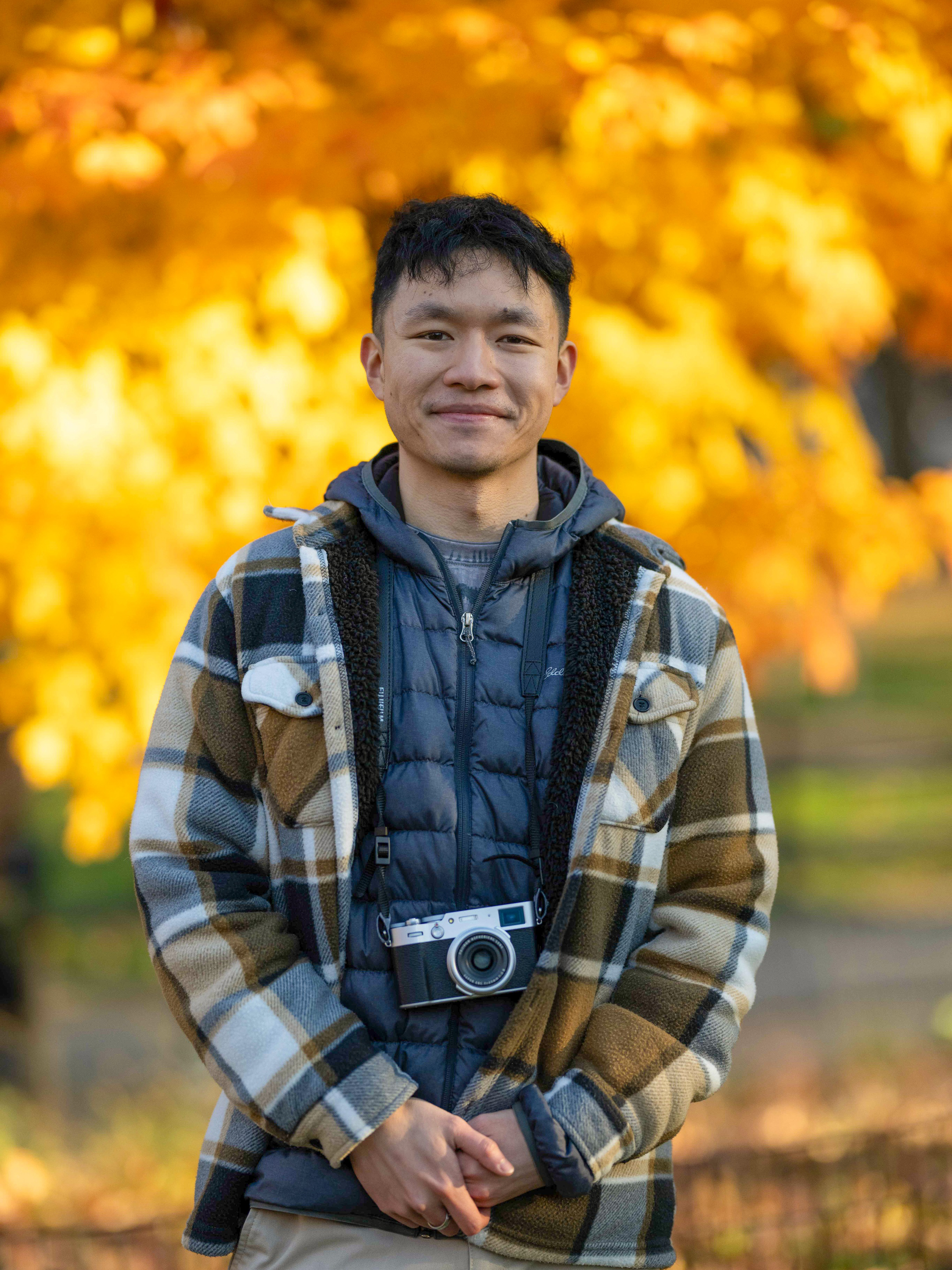 Shaun is a Washington state native and studied Mathematics at the University of Washington. He currently works as a software engineer at a tech company. In his free time he likes to shoots photos and videos of the city, playing board games and going to shows.